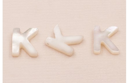 Letra Nacar K 10mm agujero horizontal superior