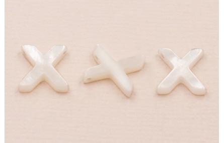 Letra Nacar X 10mm agujero horizontal superior