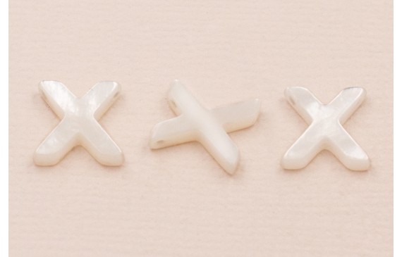 Letra Nacar X 10mm agujero horizontal superior