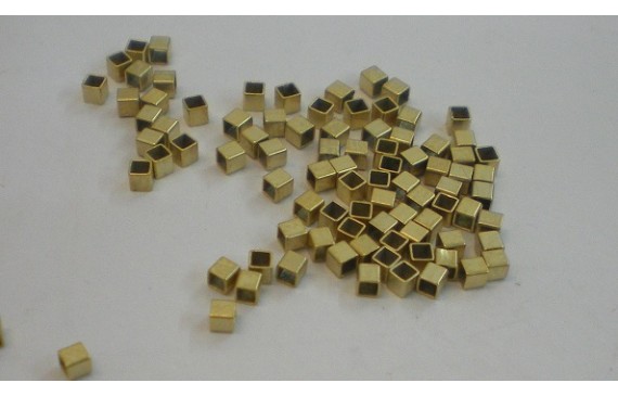 Cuenta Cubo pasante 1*1mm Latón pulido