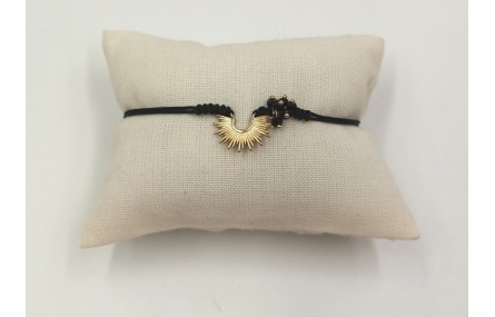 Pulsera macrame negra con medio sol y facetadas