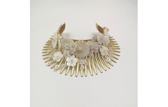 Collar rigido flores nacar