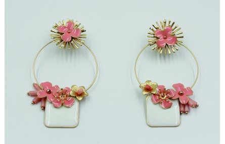 Pendientes aro con flores rosas cosidas y rectangu