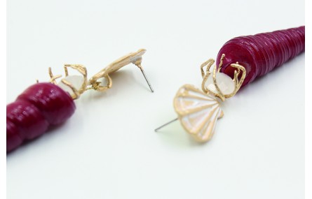 Pendientes perno concha 18x20mm en oro mate y blan