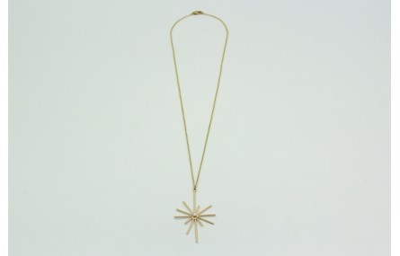 Collar con cadena eslabón pequeño oro mate y colga