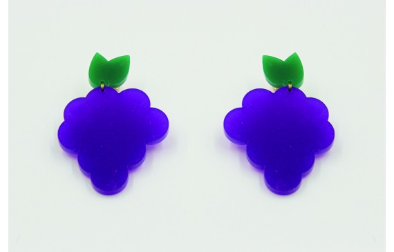 Pendientes con forma de uva en metacrilato morado.