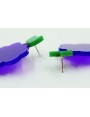 Pendientes con forma de uva en metacrilato morado.