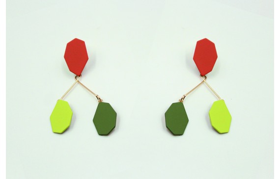 Pendientes con perno esmaltado coral mate y colgan