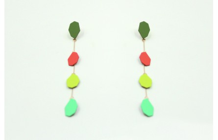 Pendientes largos con esmaltes mates pistacho, tur