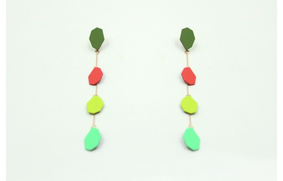 Pendientes largos con esmaltes mates pistacho, tur