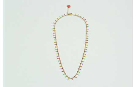 Collar sencillo de cadena con colgantes esmaltados