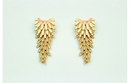 Pendientes escamas punta en oro mate. Largo del pe