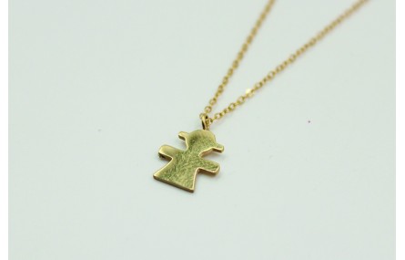 Solitario con cadena de eslabón pequeño dorado y c