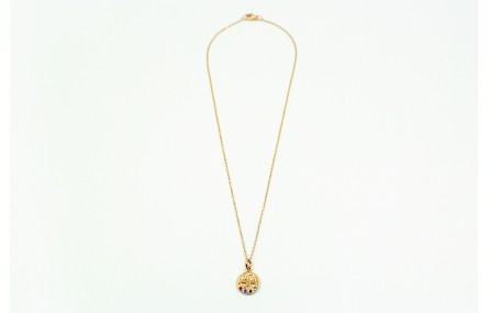 Solitario con cadena de eslabón pequeño dorado y c