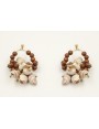 Pendientes aro con bolas de madera, corales blanco