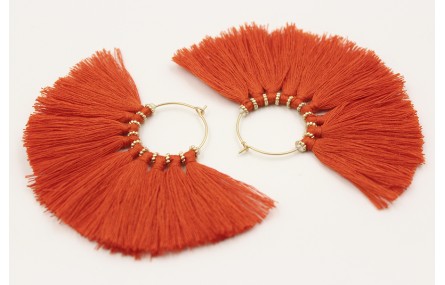 Pendientes de aro con pompones naranjas y rueditas