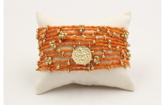 Pulsera de 11 vueltas de coralitos y chapa en oro 