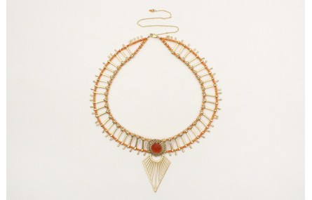 Gargantilla con coralitos entrepiezas en oro mate 
