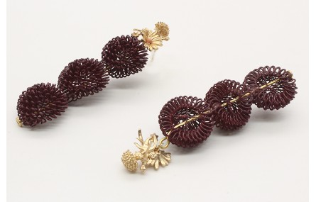 Pendientes con tres bolas rizadas esmaltadas en gr