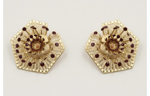 Pendientes con miyuki beige y flores esmaltadas en