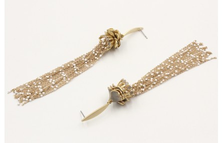 Pendientes largos con cadena bola esmaltada blanca