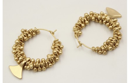 Pendientes aro con colgante triangular y relleno d