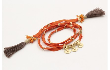 Pulsera de seda natural naranja con rueda estriada