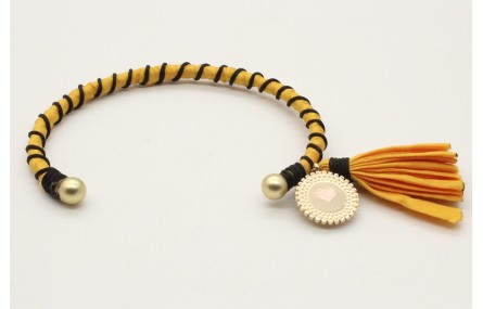 Pulsera rigida forrada con seda natural amarilla c