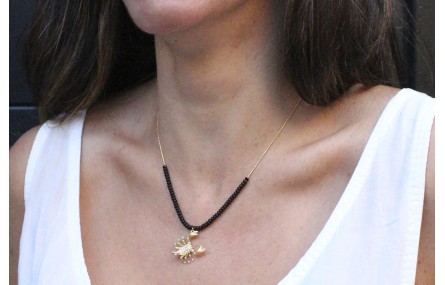 Solitario cadena fina oro brillo con abalorio en n