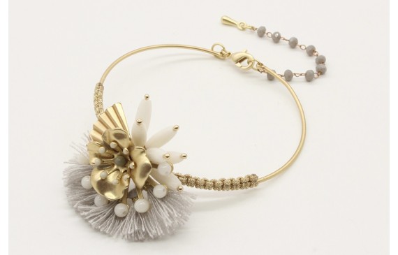 Pulsera hilo macrame oro palido con corales blanco