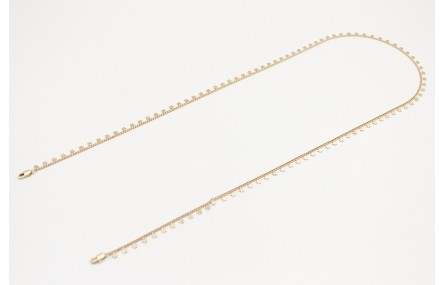 Cuelga mascarilla cadena de estrellas en oro mate.