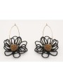 Pendientes aro oro mate con flor de abalorio negro