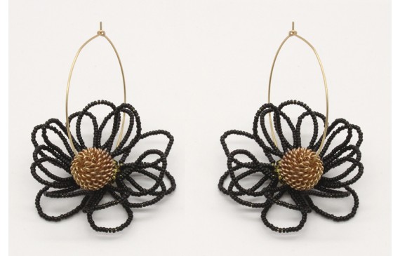 Pendientes aro oro mate con flor de abalorio negro