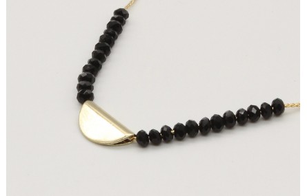 Collar cadena fina oro brillo con facetadas negras