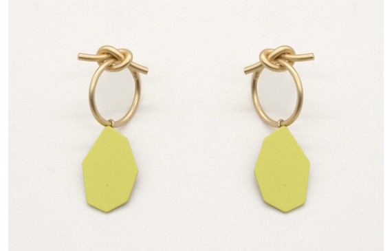 Pendientes perno aro nudo en oro mate con pieza pi