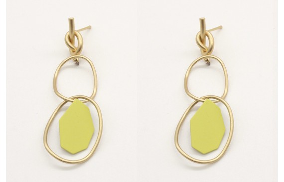 Pendientes perno nudo oro mate con doble aro y pie