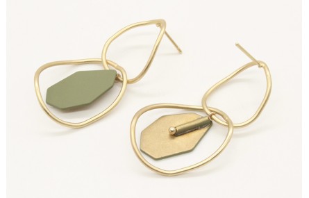 Pendientes doble aro en oro mate con pieza esmalta