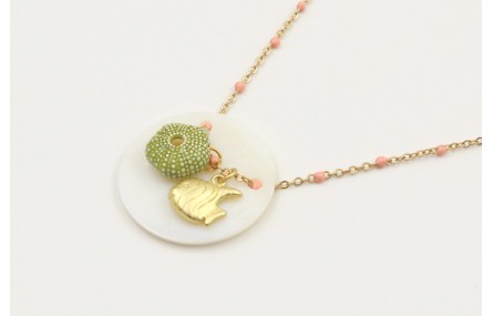 Collar cadena bola esmaltada rosa con disco nacar,