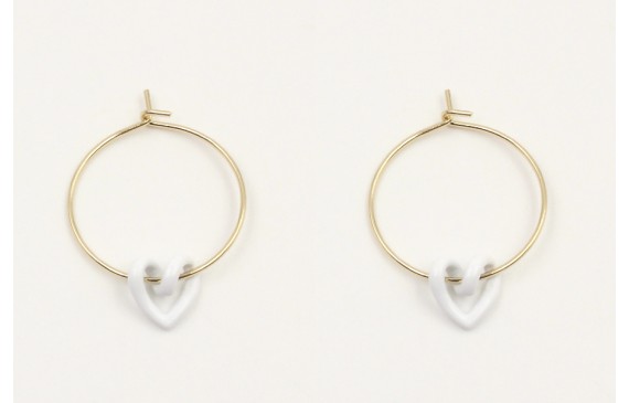 Pendientes aro dorado con corazón hueco blanco