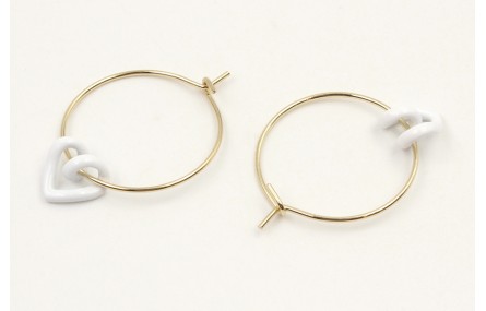 Pendientes aro dorado con corazón hueco blanco