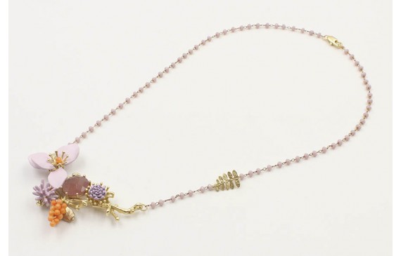 Collar cadena facetadas lilas con rama de coral or