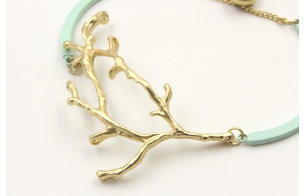 Pulsera semirrigida en turquesa con rama de coral 