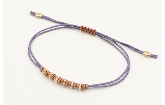 Pulsera macrame morado con nudo color oro rosa y r