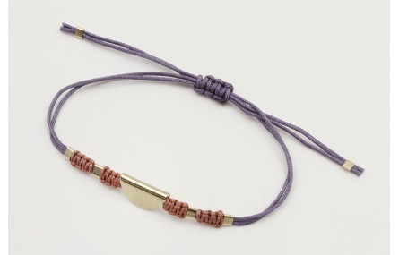 Pulsera macrame morado con nudo color oro rosa y p