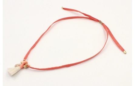 Collar seda color salmón con colgante caracola bor