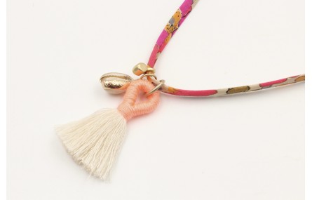 Collar lazo liberty flores coral,grises con colgan