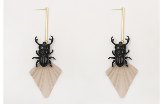 Pendientes perno barrita oro mate con colgante de 