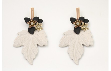 Pendientes perno listón esmaltado arena con colgan