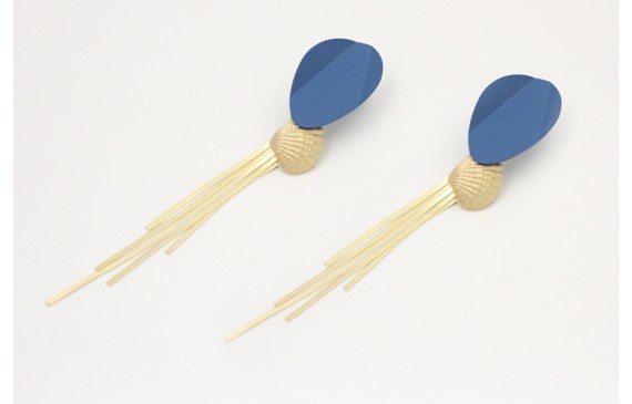 Pendientes Perno doblado azul con colgante de alme