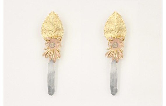 Pendientes perno hoja oro mate con liston de sodal